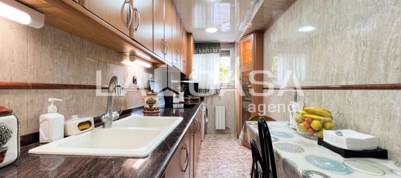 3 bedrooms Apartment in Badalona, Spain No. 167578 9