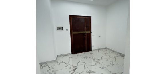 3 bedrooms Apartment in Rome, Italy No. 16667 2
