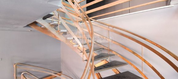 Gewerbliche Immobilie in Como, Italy 150m², Nr. 194141 10