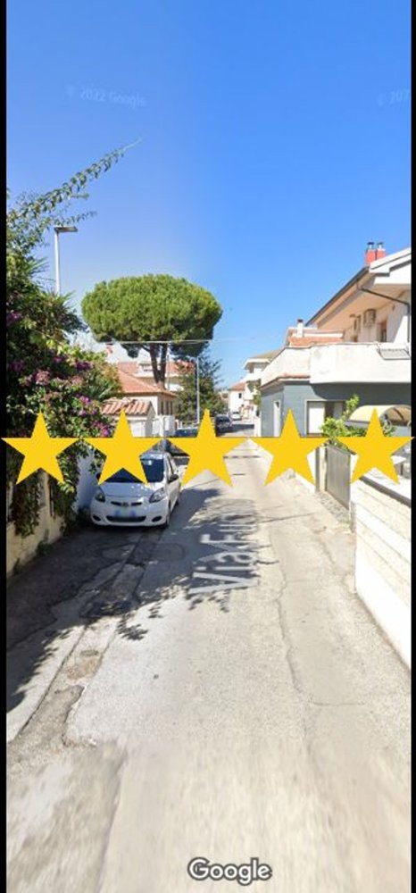 Apartamento de 5 habitaciónes en Montesilvano, Italy No. 238430