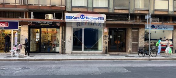 Gewerbliche Immobilie in Bari, Italy 130m², Nr. 120721 2