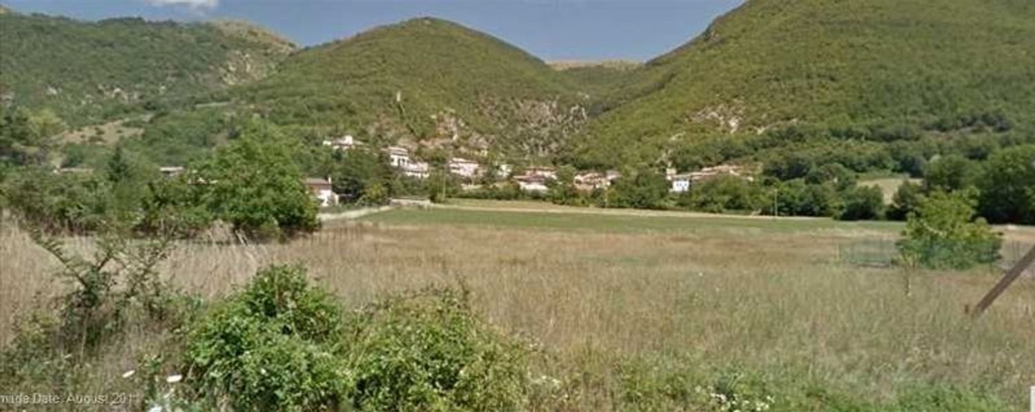 7262m² Land in Norcia, Italy No. 124764