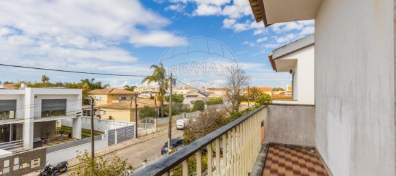 4 bedrooms House in Corroios, Portugal No. 188558 26