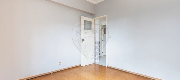 4 bedrooms House in Corroios, Portugal No. 188558 16