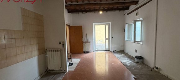 4 غرف نوم شقة في Lucca, Italy رقم 360060 6