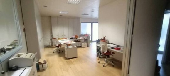 139m² Office in Grottammare, Italy No. 316465 2