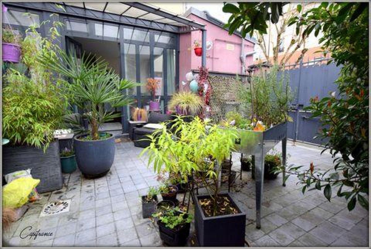 2 Schlafzimmer Wohnung in Les Lilas, France, Nr. 35341