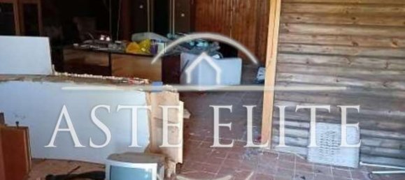 5 rooms Apartment in Aprilia, Italy No. 98647 2