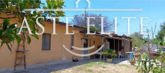 5 rooms Apartment in Aprilia, Italy No. 98647 6