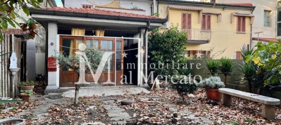 4 bedrooms House in Viareggio, Italy No. 39662 3
