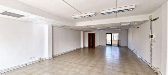 Bureau à Olbia, Italy 89m² No. 372006 3