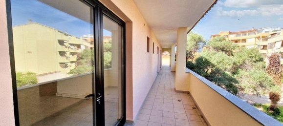 Bureau à Olbia, Italy 89m² No. 372006 7