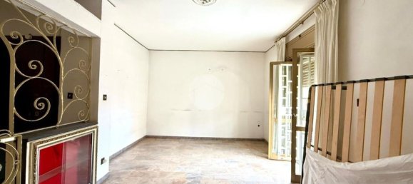 5 Schlafzimmer Wohnung in Naples, Italy, Nr. 326324 10