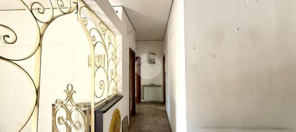 5 Schlafzimmer Wohnung in Naples, Italy, Nr. 326324 6