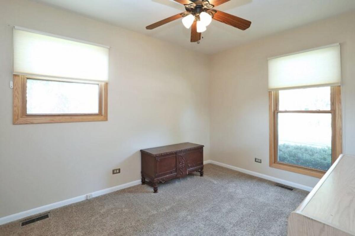 3 bedrooms House in Elk Grove Village, USA No. 438180