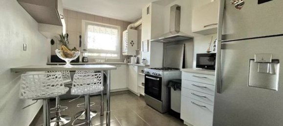 Apartamento de 3 dormitorios en Livry-Gargan, France No. 357077 5