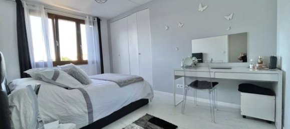 Apartamento de 3 dormitorios en Livry-Gargan, France No. 357077 8