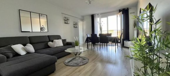Apartamento de 3 dormitorios en Livry-Gargan, France No. 357077 4