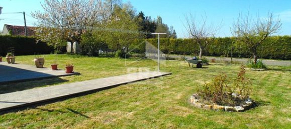 Casa de 3 dormitorios en Saint-Folquin, France No. 309804 2