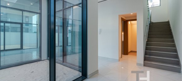 Вилла с 4 спальнями в Al Furjan, ОАЭ № 94463 2