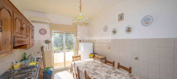 3 bedrooms Apartment in Messina, Italy No. 162577 4