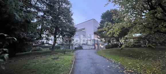 2 bedrooms Villa in Como, Italy No. 65186 4