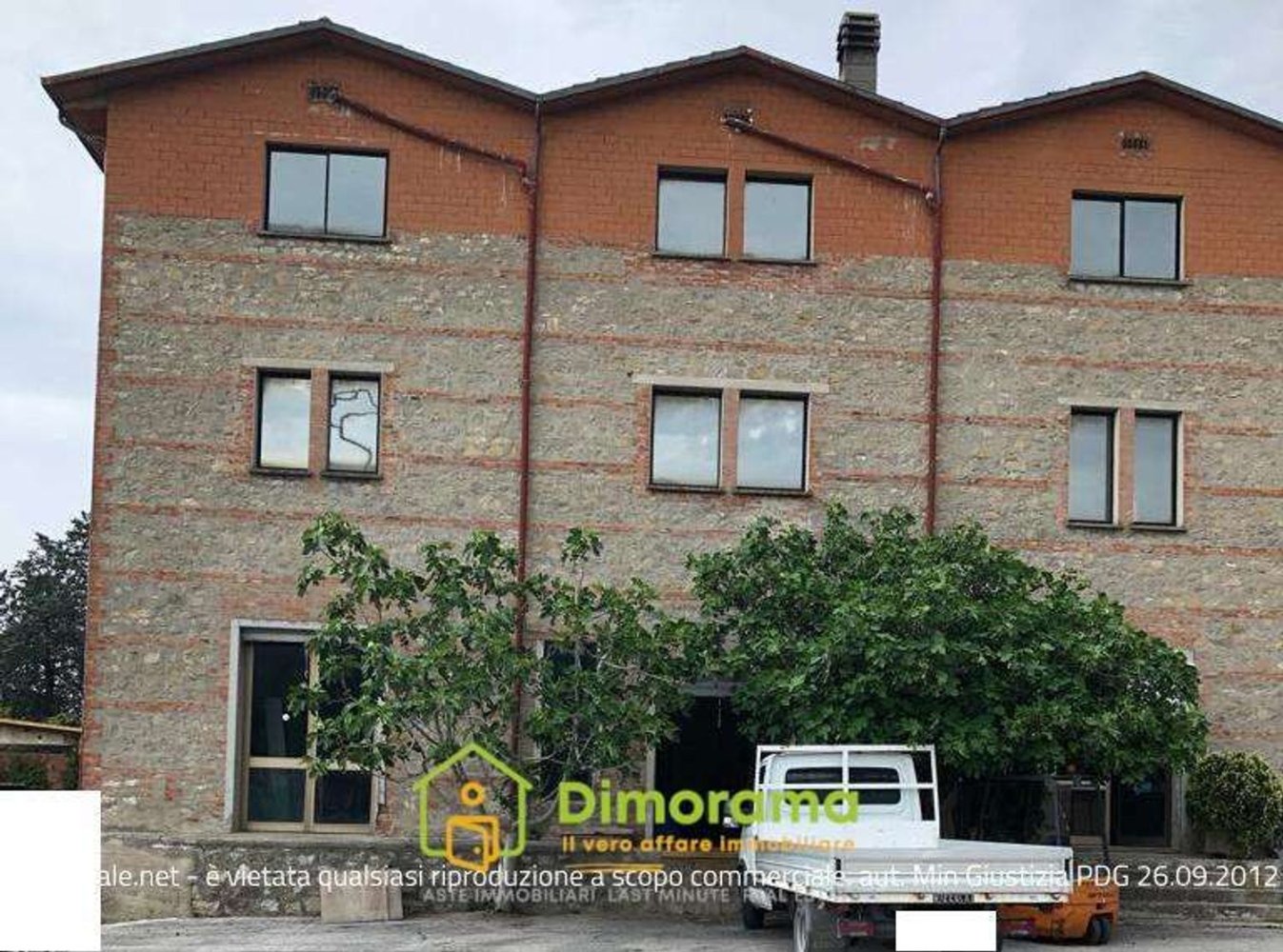 395m² Warehouse in Magione, Italy No. 304296