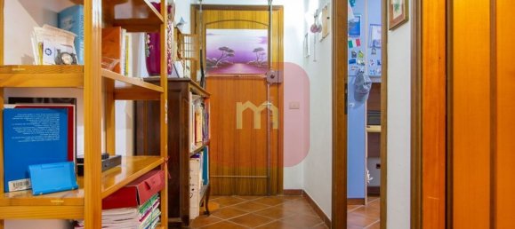 Apartamento de 3 habitaciónes en Pomezia, Italy No. 205173 11
