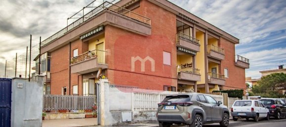 Apartamento de 3 habitaciónes en Pomezia, Italy No. 205173 6