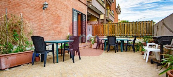 Apartamento de 3 habitaciónes en Pomezia, Italy No. 205173 2