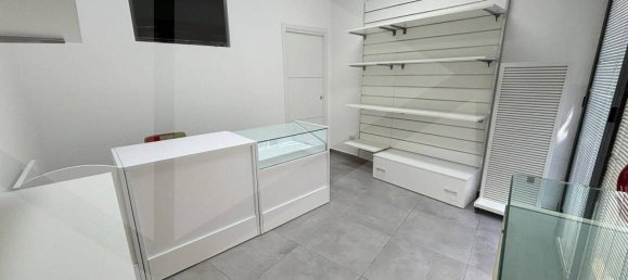 Propiedad comercial de 1 habitación en Matera, Italy No. 17068 7