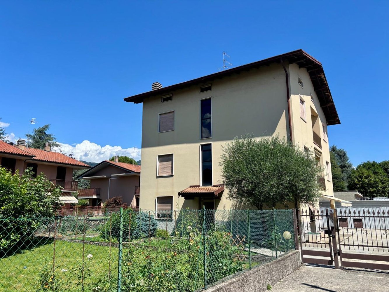 4غرفة شقة في Almè, Italy رقم 338611