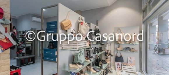 Propiedad comercial de 1 habitación en Cernusco sul Naviglio, Italy No. 360236 9