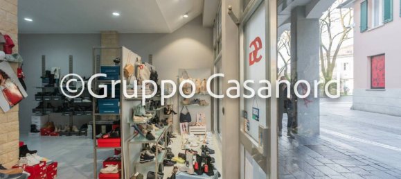 Propiedad comercial de 1 habitación en Cernusco sul Naviglio, Italy No. 360236 8