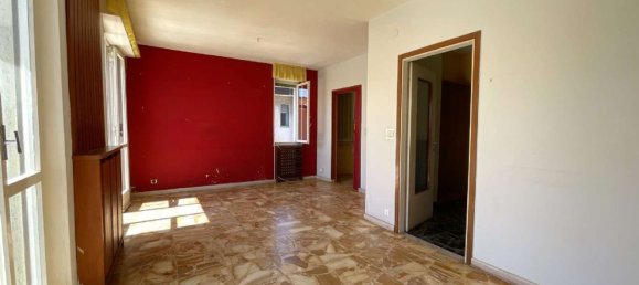 3-salle Penthouse à Spotorno, Italy No. 270663 2