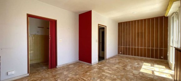 3-salle Penthouse à Spotorno, Italy No. 270663 8