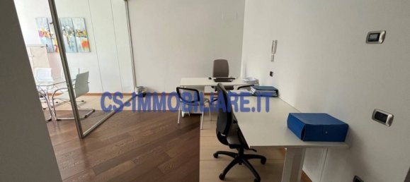 3 rooms Office in Potenza, Italy No. 342988 10
