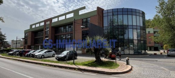 3 rooms Office in Potenza, Italy No. 342988 2