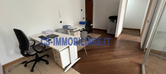 3 rooms Office in Potenza, Italy No. 342988 9