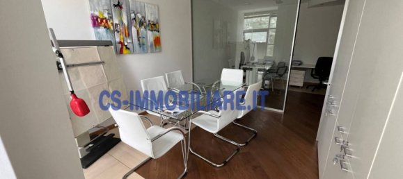 3 rooms Office in Potenza, Italy No. 342988 16