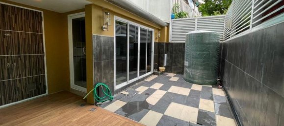 Бунгало с 5 спальнями в Бангкок, Таиланд № 6374 2