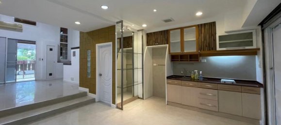 Бунгало с 5 спальнями в Бангкок, Таиланд № 6374 7