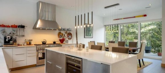 Casa T4 em British Columbia, Canada N.º 202 6