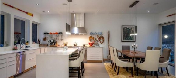 Casa T4 em British Columbia, Canada N.º 202 5