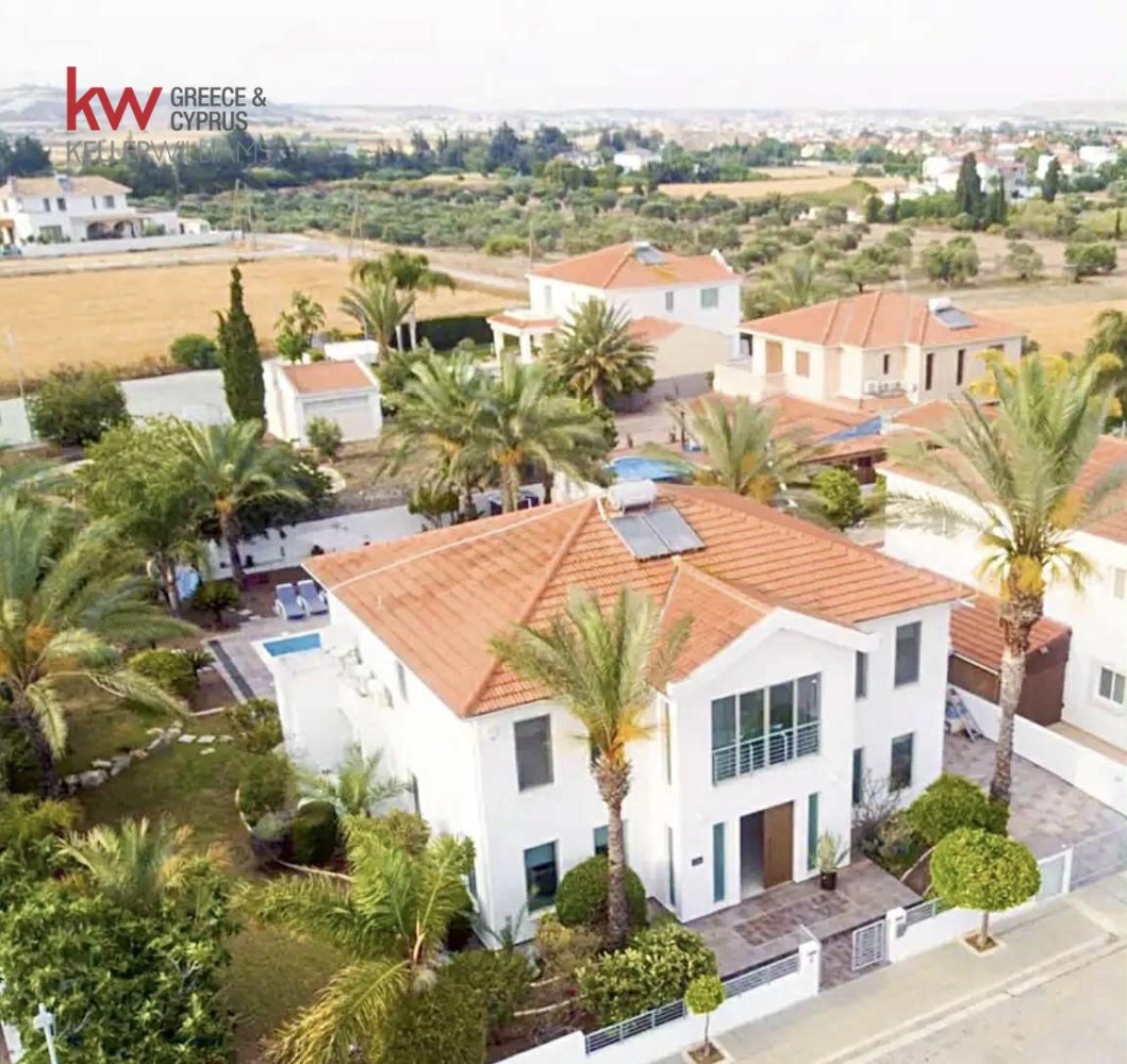 5 dormitorios villa en venta en Oroklini, Larnaka, Cyprus № 26279