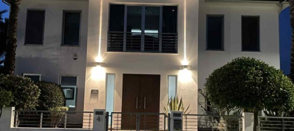 5 dormitorios villa en venta en Oroklini, Larnaka, Cyprus № 26279 2