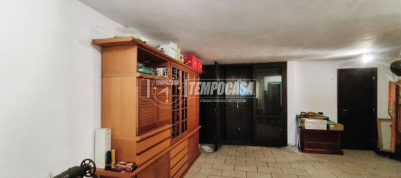 Casa de 4 habitaciónes en Mediglia, Italy No. 9448 13