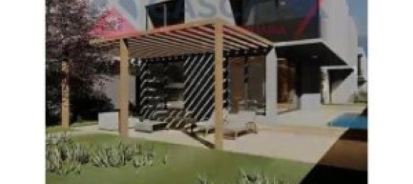  Land in Lisbon, Portugal No. 9205 7