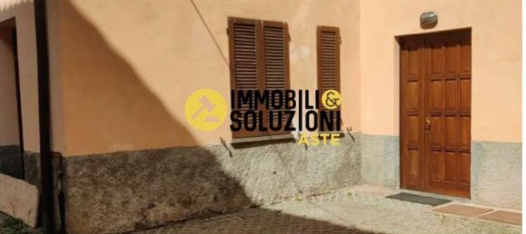 Apartamento de 4 habitaciónes en Gandino, Italy No. 8597 5