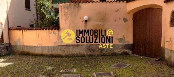 Apartamento de 4 habitaciónes en Gandino, Italy No. 8597 4